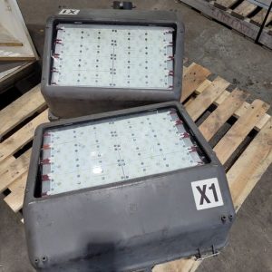 Laliberté Produits Industriels Lampe extérieur LED 3 phases 600 volts