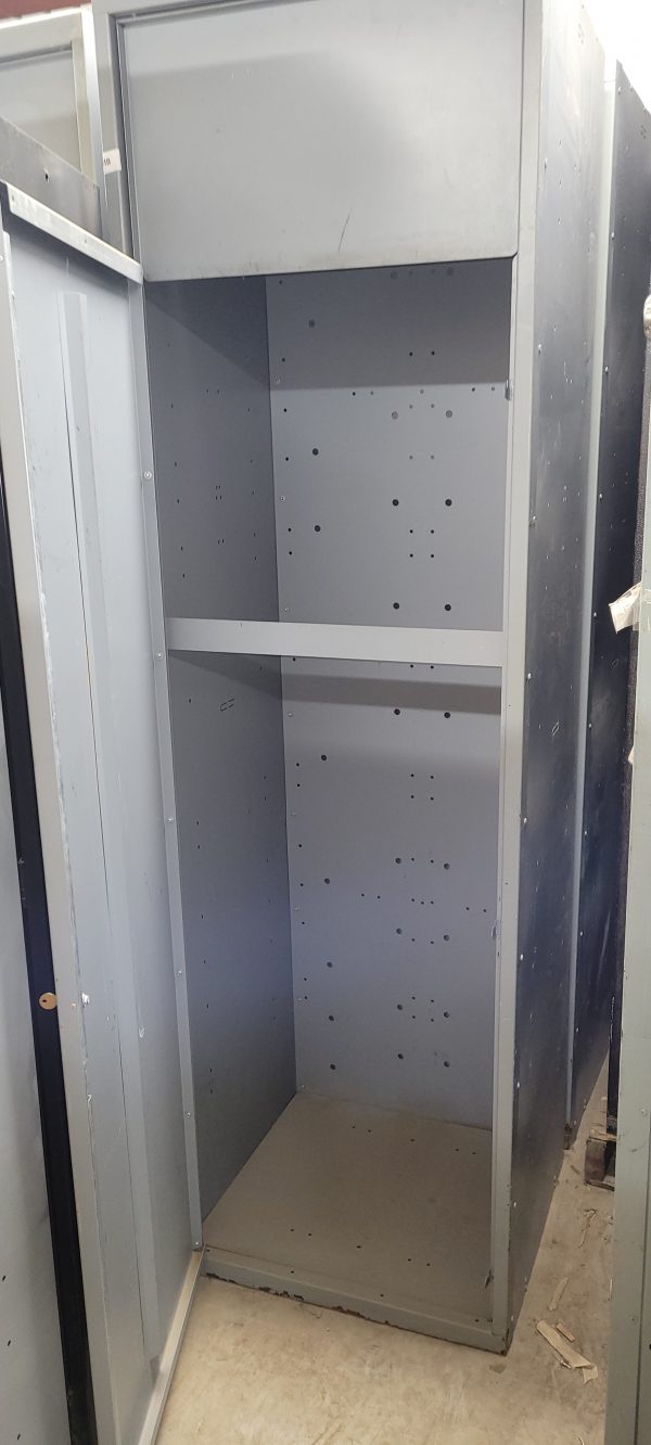 Armoire a colis ou armoire de rangement