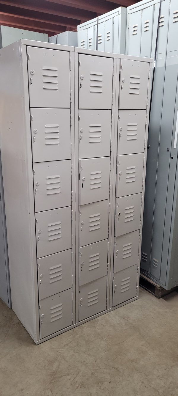 Casiers lockers 12 et 18 portes