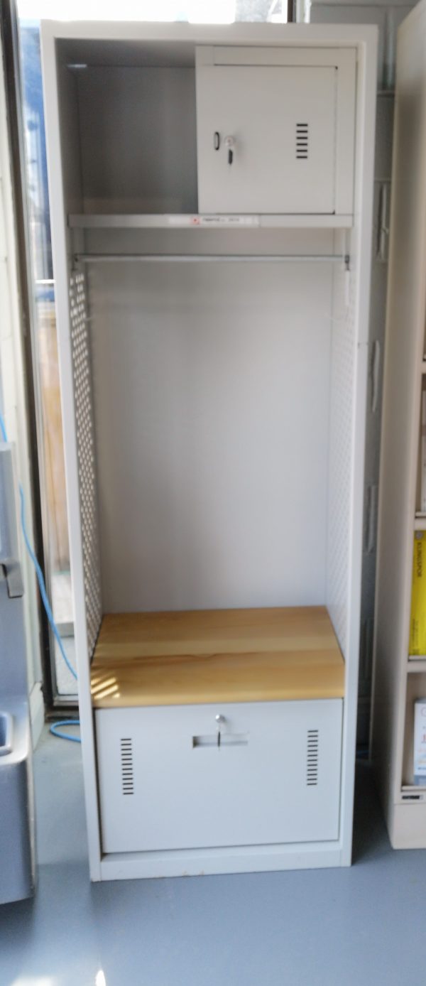 Casier vestiaire pour équipement
