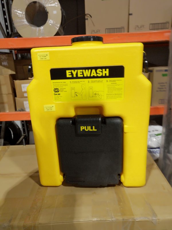 Douche oculaire, Alimenté par gravité