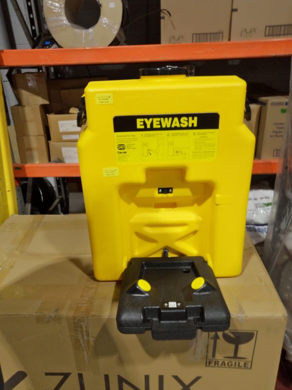 Douche oculaire, Alimenté par gravité