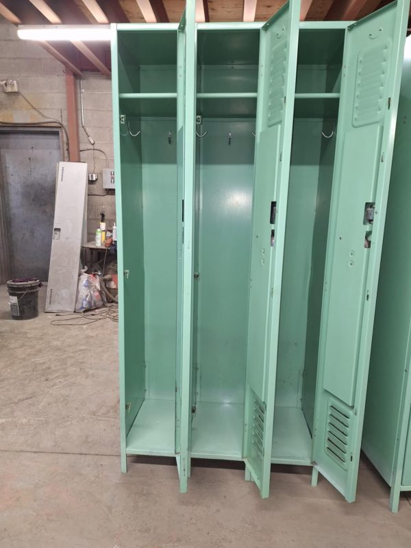 Casiers 3 portes vert reconditionné.2