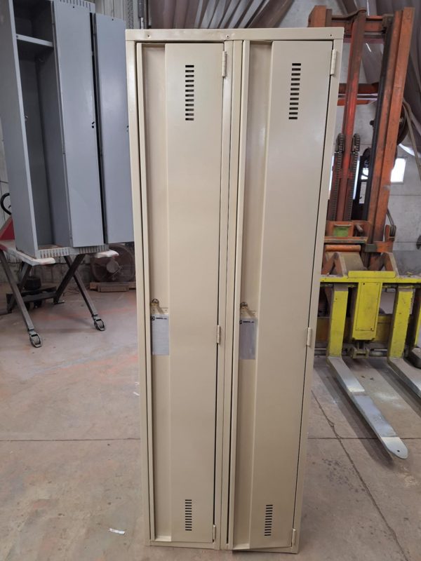 Cassier double reconditionné avec serrures comme neuf .1