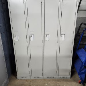 laliberté produits industriels Casiers bloc de 4 portes presque neuf + que 1/2 prix