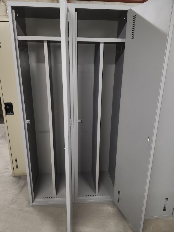 Casiers 18” par porte comme neuf