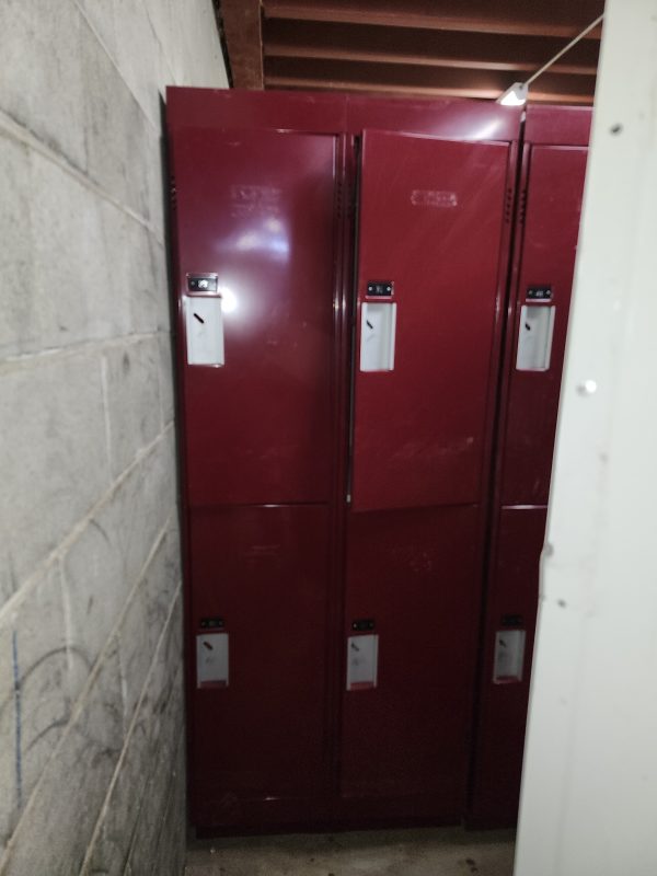 Casiers demi-portes 15” très propres et rares