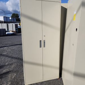 Laliberté Produits Industriels Armoire de rangement 78'' haut