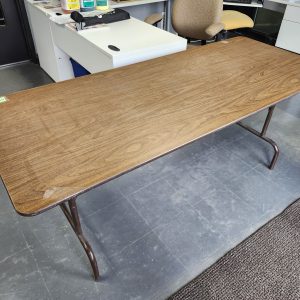 Laliberté Produits Industriels Table pliante 30'' X 6' et 30'' X 8'