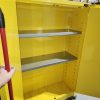 Armoire Produits Dangereux Justrite presque neuve 45 gal.