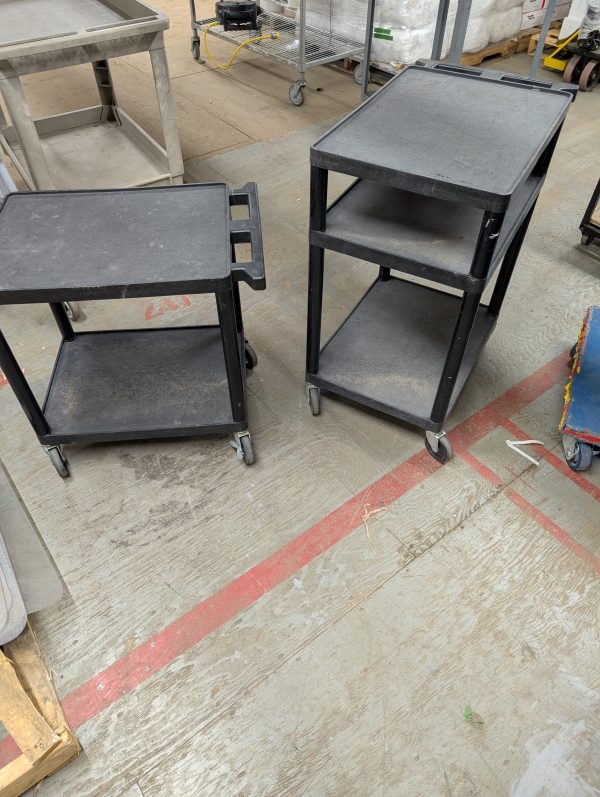 Chariots en plastique Noir